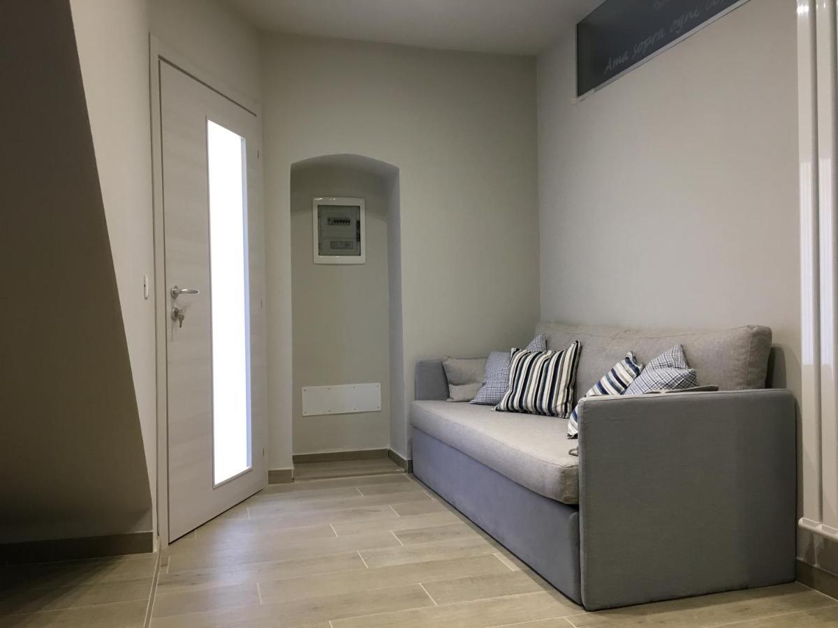Casa Willigio Apartment Roncone ภายนอก รูปภาพ